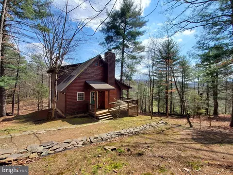 215 Pond View Ln, Points, WV 25437