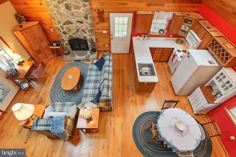 Dining - 215 Pond View Ln, Points, WV 25437 photo 1 of 2