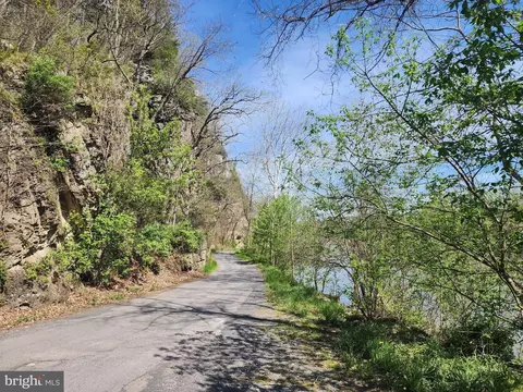View/Area - 279 Camp Cliffside Rd, Springfield, WV 26763 photo 6 of 17