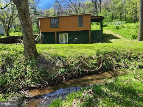Exterior - 279 Camp Cliffside Rd, Springfield, WV 26763 photo 2 of 19