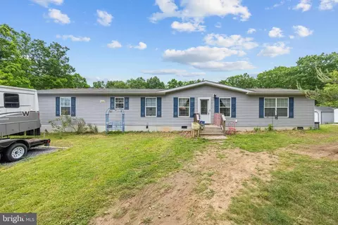 979 Sherman Dr, Augusta, WV 26704