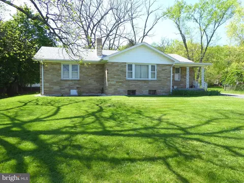 352 W Gravel Ln, Romney, WV 26757