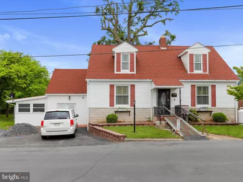 39 S Charlevoix Pl, Romney, WV 26757