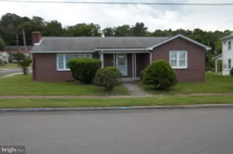 204 W Gravel Ln, Romney, WV 26757