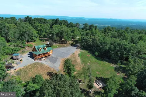485 Bluffs Lookout Rd, Springfield, WV 26763
