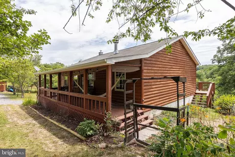 1090 Feller Dr, Levels, WV 25431