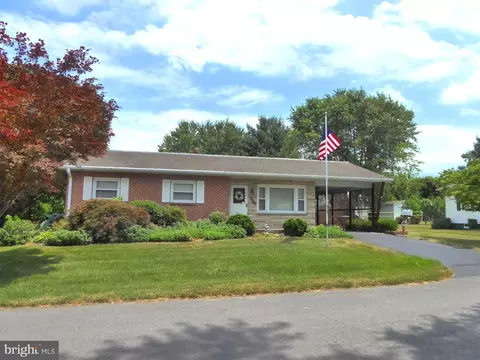 440 Center Ave, Romney, WV 26757