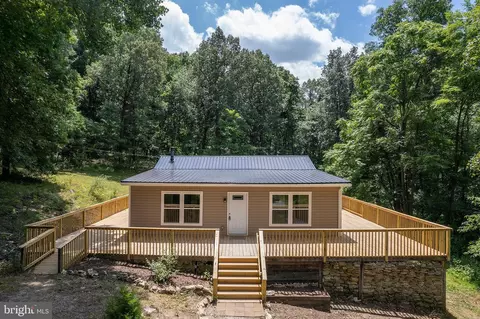 156 No Mans Ln, Augusta, WV 26704