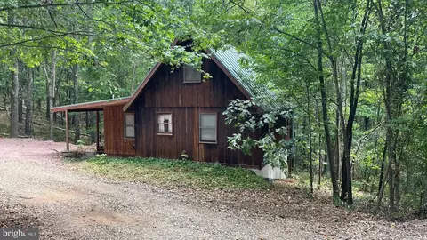 10-14 Vivian Dr, Slanesville, WV 25444