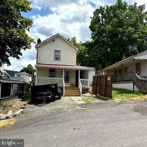 176 S High St, Romney, WV 26757