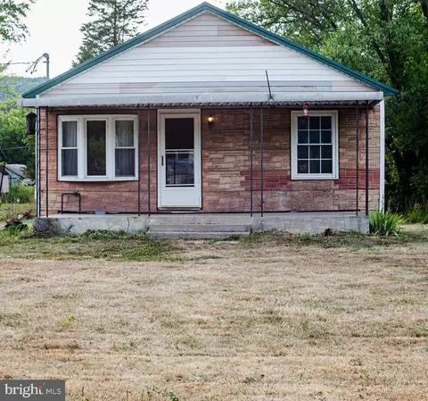 220 Old County Rd, Green Spring, WV 26722