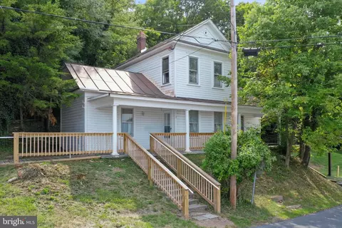 2 W Marathon Pl, Romney, WV 26757