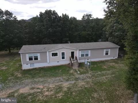 439 Sherman Dr, Augusta, WV 26704 photo 2