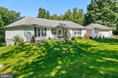 174 Twin Pond View Dr, Capon Bridge, WV 26711