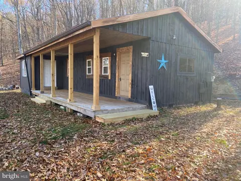 638 Bunker Ln, Springfield, WV 26763 photo 2