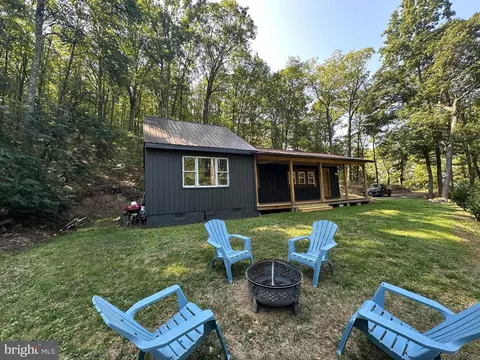 638 Bunker Ln, Springfield, WV 26763 photo 4