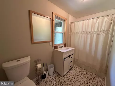 638 Bunker Ln, Springfield, WV 26763 photo 9