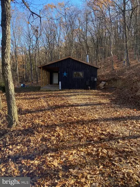 638 Bunker Ln, Springfield, WV 26763 photo 3