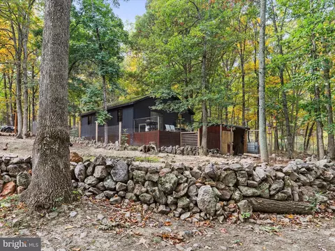 709 Island Ridge Rd, Purgitsville, WV 26852