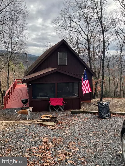 2907 Crossings View Rd, Paw Paw, WV 25434
