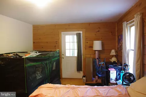 Bedroom - 1035 Raven Rocks Rd, Springfield, WV 26763 photo 2 of 4
