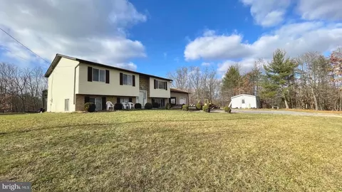121 Rebel Hill Dr, Augusta, WV 26704