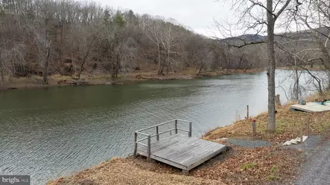 871 Kilgore Rd, Paw Paw, WV 25434