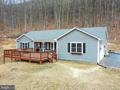 576 Blakes Valley Dr, Augusta, WV 26704
