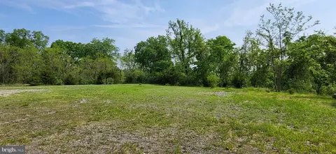 Tupelo Loop, Springfield, WV 26763