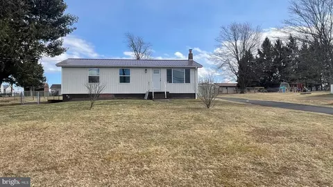 208 W Ridge Loop Rd, Romney, WV 26757