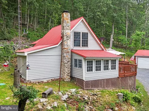 431 Butterfly Ln, Paw Paw, WV 25434