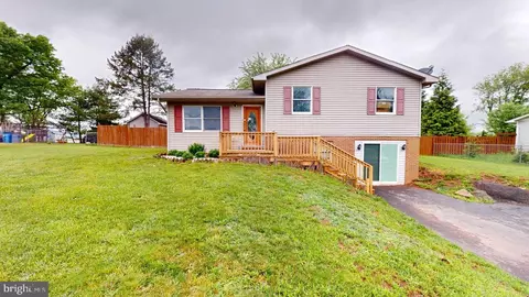 521 E Ridge Loop Rd, Romney, WV 26757