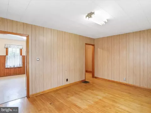 437 Everett Pl, Romney, WV 26757 photo 6