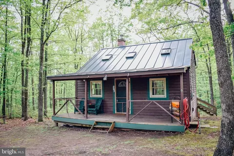 124 Wild Boar Rd, Paw Paw, WV 25434