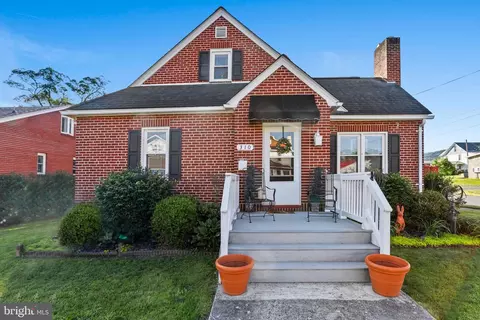 310 N High St N, Romney, WV 26757