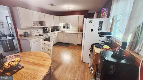 Entry Way - 210 Crestview Dr, Romney, WV 26757 photo 2 of 3