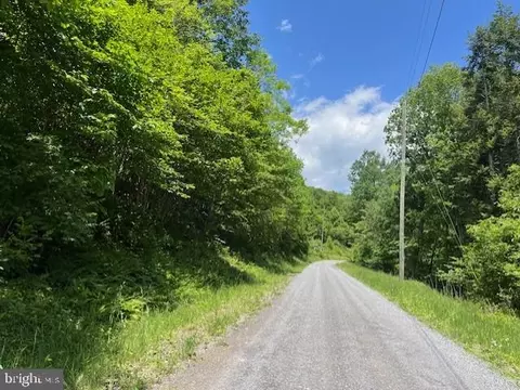 28 Bluffs Rd, Springfield, WV 26763 photo 13