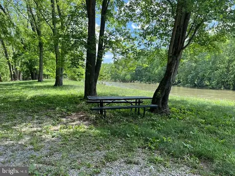 28 Bluffs Rd, Springfield, WV 26763 photo 18