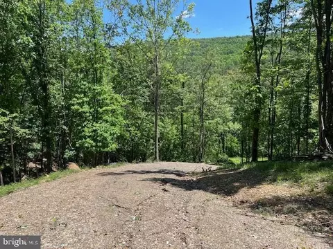 28 Bluffs Rd, Springfield, WV 26763 photo 5