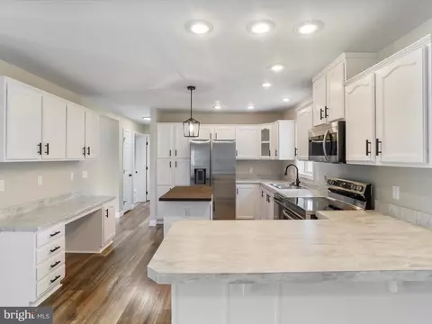 Kitchen - 511 Tupelo Loop, Springfield, WV 26763 photo 1 of 4