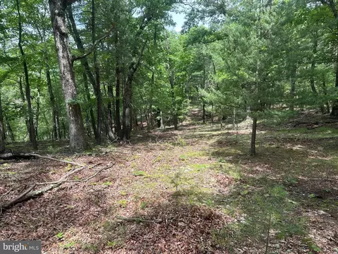 2 23 Ac Doe Trl, Springfield, WV 26763