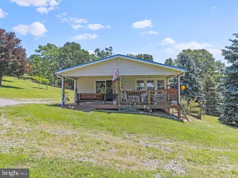 785 Pear Ln, Romney, WV 26757
