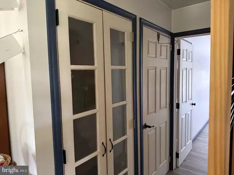 Entry Way - 18 Silver Fern Pl, Points, WV 25437 photo 10 of 12