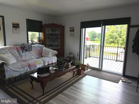 Living - 18 Silver Fern Pl, Points, WV 25437 photo 2 of 2