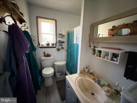 Bath - 18 Silver Fern Pl, Points, WV 25437 photo 3 of 3