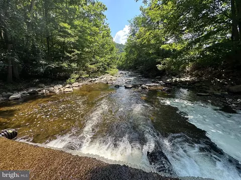 25 Acres On North River Short Mtn, Rio, WV 26755