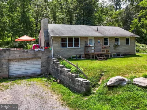 7236 Spring Gap Rd, Slanesville, WV 25444