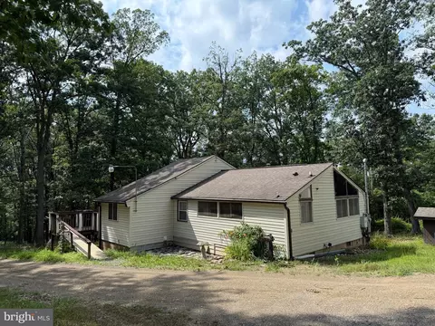 76 Schaeffer Hill Dr, Paw Paw, WV 25434