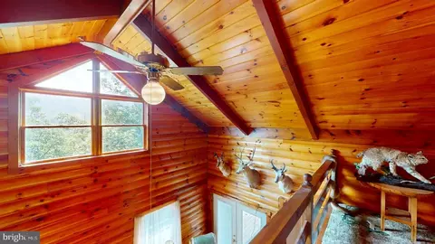 Entry Way - 313 Wright Rdg, Rio, WV 26755 photo 3 of 15