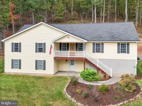 275 Monument Dr, Paw Paw, WV 25434